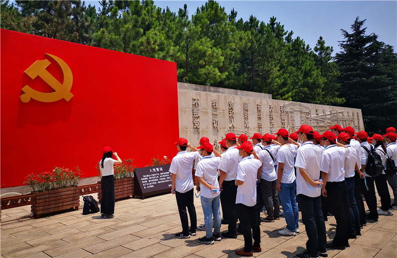 2020年6月30日，中天三建党支部组织上海区域、苏南分公司全体党员及部分流动党员、预备党员、入党积极分子等40余人赴嘉兴南湖开展“七一”主题党建活动。